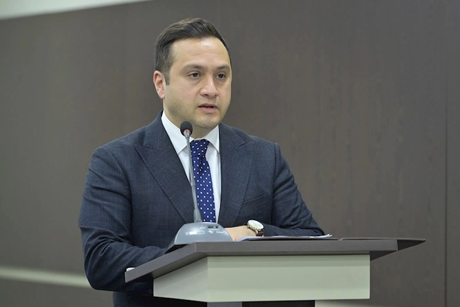 4-cü Təqaüd proqramı qaliblərinin mükafatlandırılması və “Mədən Topoqrafiyası” dərsliyinin təqdimatı keçirilib — FOTOLAR