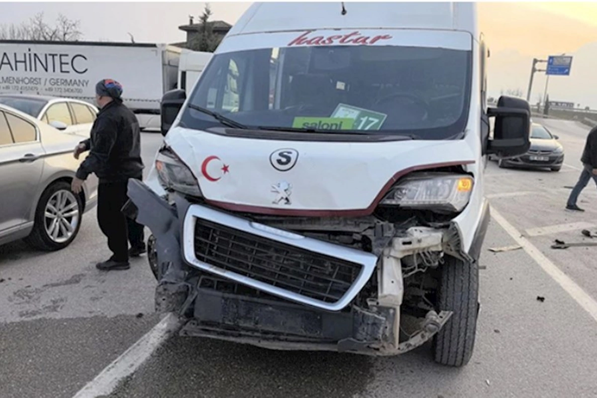 Türkiyədə məktəb avtobusu qəzaya düşdü —10 yaralı (FOTOLAR)