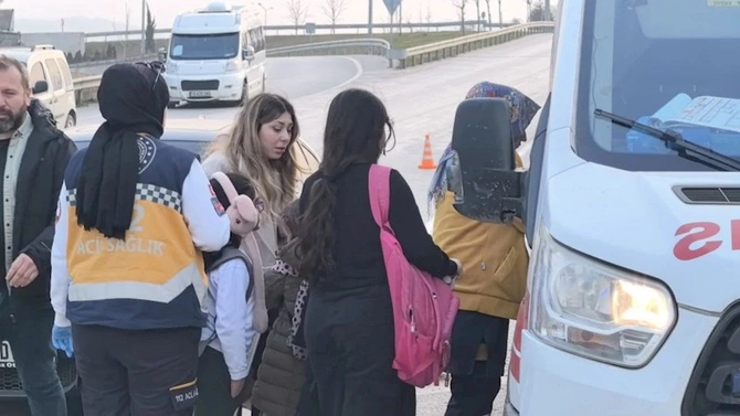 Türkiyədə məktəb avtobusu qəzaya düşdü —10 yaralı (FOTOLAR)