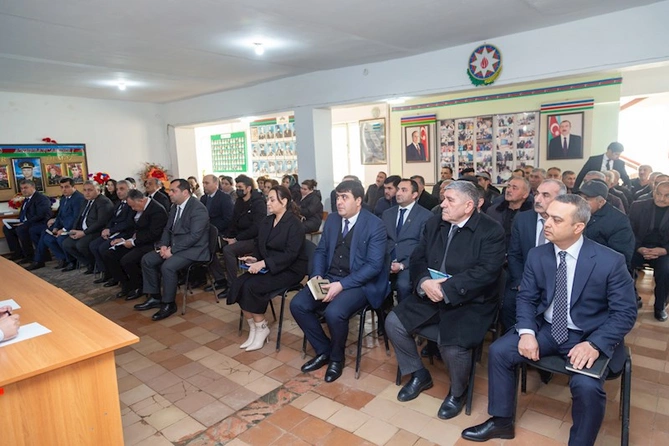 Salyan RİH başçısı Rüstəm Xəlilovun növbəti səyyar GÖRÜŞÜ — FOTOLAR Salyan RİH başçısı Rüstəm Xəlilovun növbəti səyyar GÖRÜŞÜ — FOTOLAR