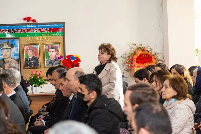 Salyan RİH başçısı Rüstəm Xəlilovun növbəti səyyar GÖRÜŞÜ — FOTOLAR Salyan RİH başçısı Rüstəm Xəlilovun növbəti səyyar GÖRÜŞÜ — FOTOLAR