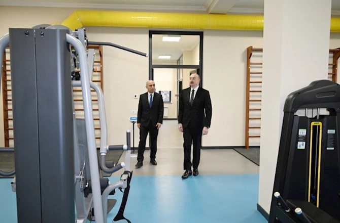 Prezident Vətən İdman Liseyində yaradılan şəraitlə tanış oldu — FOTOLAR