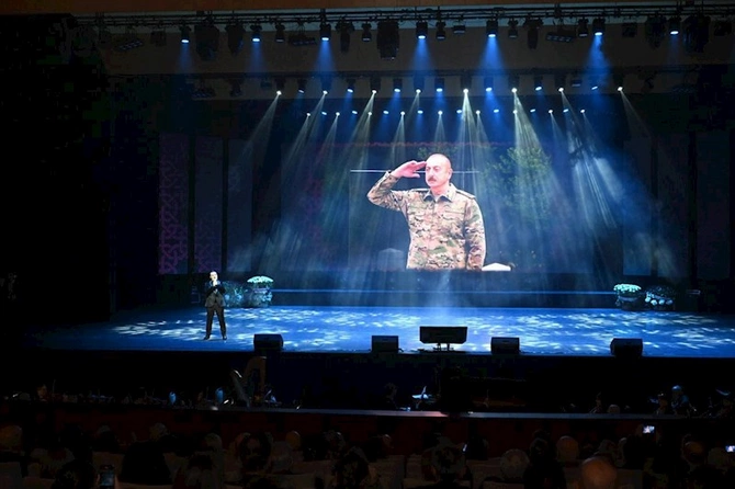 Polad Bülbüloğlunun 80 illiyinə həsr olunan təntənəli gecə keçirildi — FOTOLAR