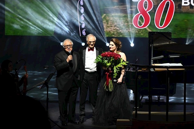 Polad Bülbüloğlunun 80 illiyinə həsr olunan təntənəli gecə keçirildi — FOTOLAR