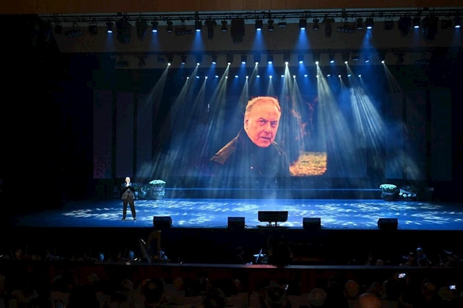 Polad Bülbüloğlunun 80 illiyinə həsr olunan təntənəli gecə keçirildi — FOTOLAR