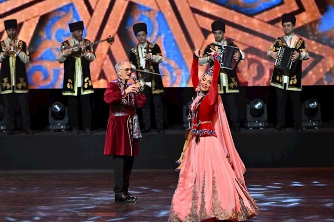 Polad Bülbüloğlunun 80 illiyinə həsr olunan təntənəli gecə keçirildi — FOTOLAR