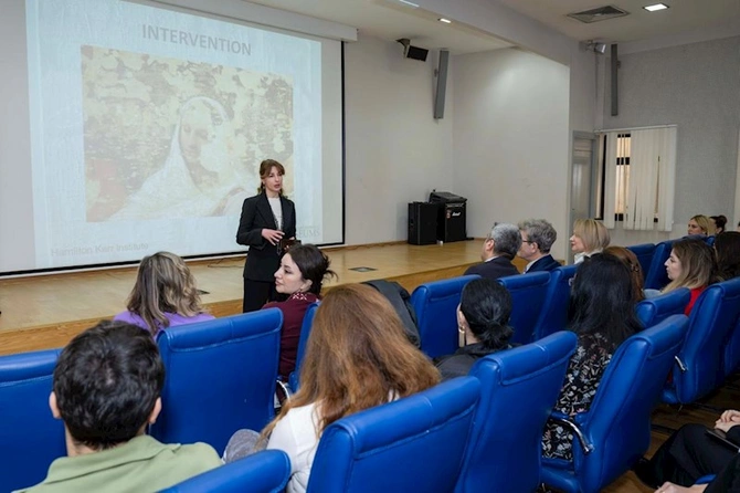 Britaniyalı ekspert Bakıda təlim keçir — FOTOLAR