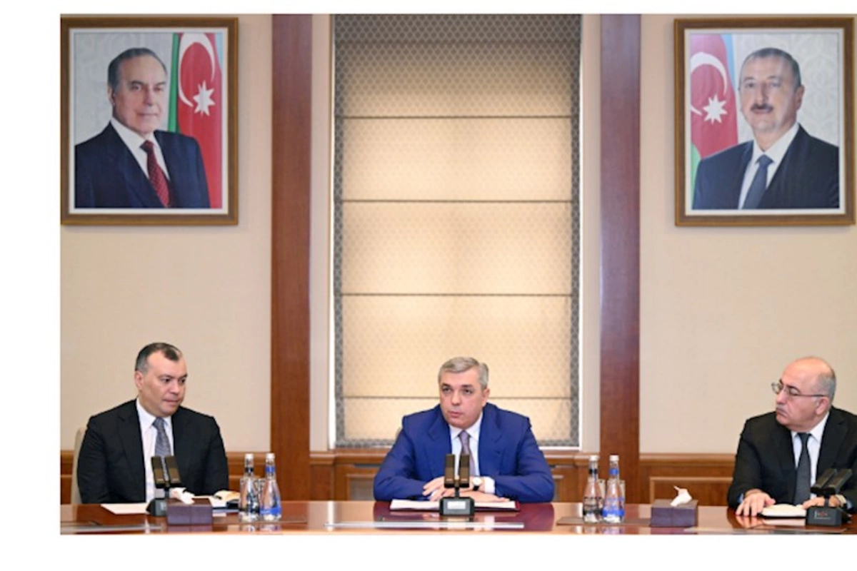 Samir Nuriyev yeni naziri kollektivə TƏQDİM ETDİ
