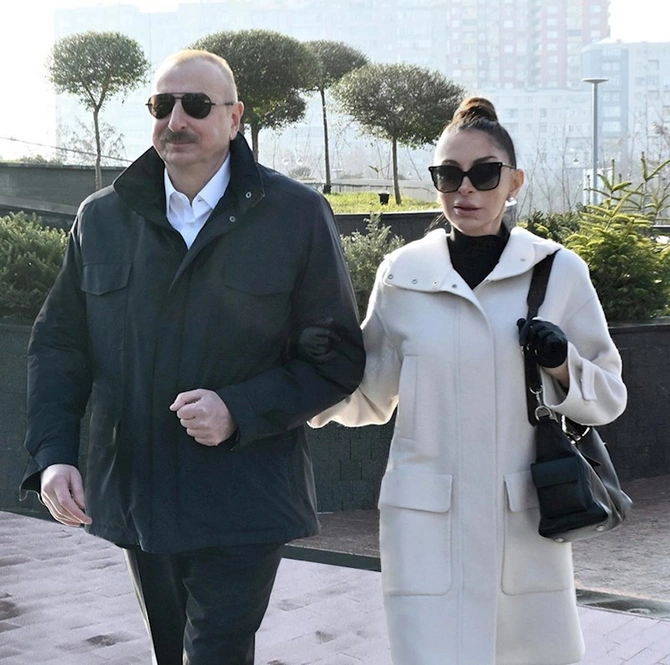İlham Əliyev Bakıda metronun “Gənclik” stansiyasının yaxınlığında yaradılan yeni parkın açılışında iştirak edib — FOTOLAR İlham Əliyev Bakıda metronun “Gənclik” stansiyasının yaxınlığında yaradılan yeni parkın açılışında iştirak edib — FOTOLAR