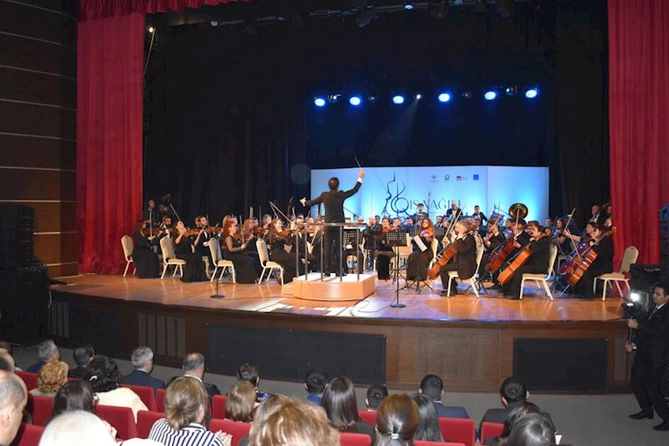 Qəbələdə Qış nağılı Beynəlxalq Musiqi Festivalının açılışı olub — FOTOLAR