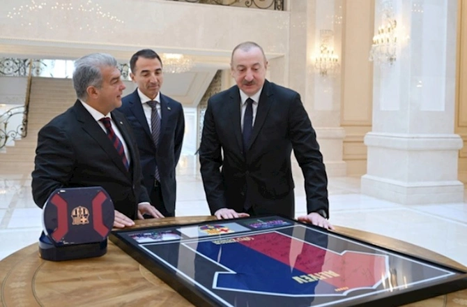 İlham ƏIiyev “Barselona” Futbol Klubunun prezidentini qəbul edib — FOTOLAR İlham ƏIiyev “Barselona” Futbol Klubunun prezidentini qəbul edib — FOTOLAR