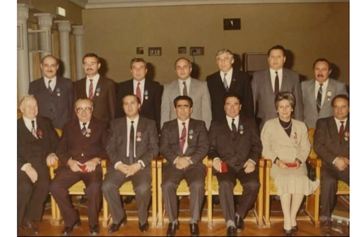 Ramiz Mehdiyev, güllələnmiş Afiyəddin Cəlilov, Artur Rəsizadə və Hadı Rəcəbli — 38 il əvvəl çəklimiş FOTO-da daha kimlər var?