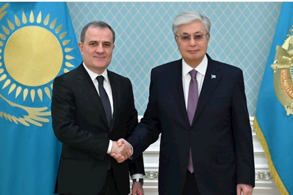 Tokayev Ceyhun Bayramovun Qazaxıstana səfərini əhəmiyyətli adlandırıb