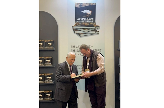 Londonda kitab təqdimatı keçirilib — FOTOLAR