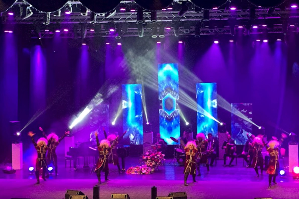 Gəncə Dövlət Filarmoniyasında Aygün Səmədzadənin mahnılarından ibarət konsert izdihamla keçib — FOTOLAR