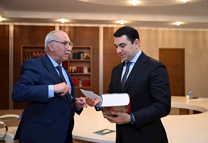 Mədəniyyət naziri Adil Kərimli Neftçala rayonunda vətəndaşları qəbul edib — FOTOLAR