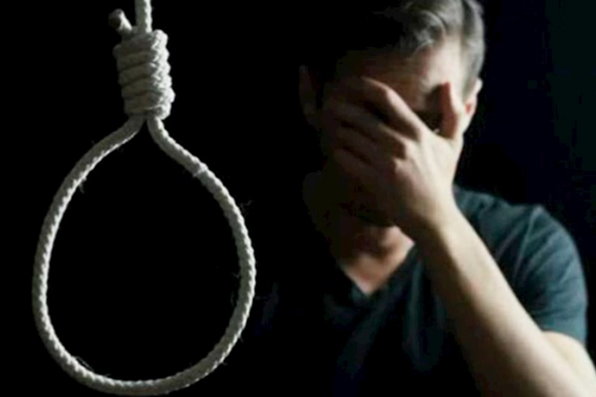 3 gün əvvəl intihar edən məktəblinin atası da özünü asdı