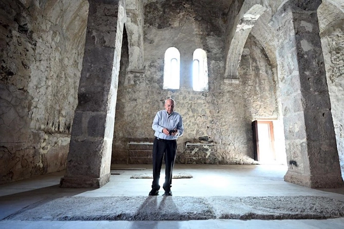 Konfransın əcnəbi iştirakçıları Xudavəng monastırında olub — FOTOLAR Konfransın əcnəbi iştirakçıları Xudavəng monastırında olub — FOTOLAR