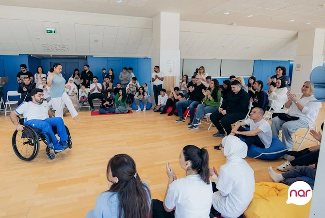 İnklüziv təşəbbüsləri dəstəkləyən “Nar” “DanceAbility” iştirakçıları ilə görüşüb — FOTOLAR