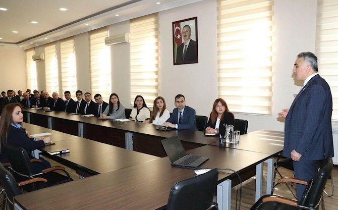 Anar Bağırov namizədlərlə vəkilliyə qəbulla bağlı test imtahanlarını müzakirə edib — FOTOLAR