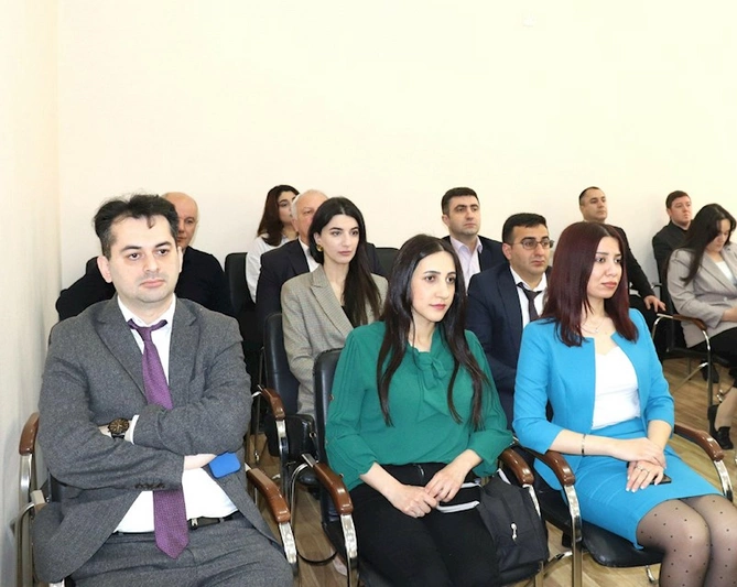 Anar Bağırov namizədlərlə vəkilliyə qəbulla bağlı test imtahanlarını müzakirə edib — FOTOLAR