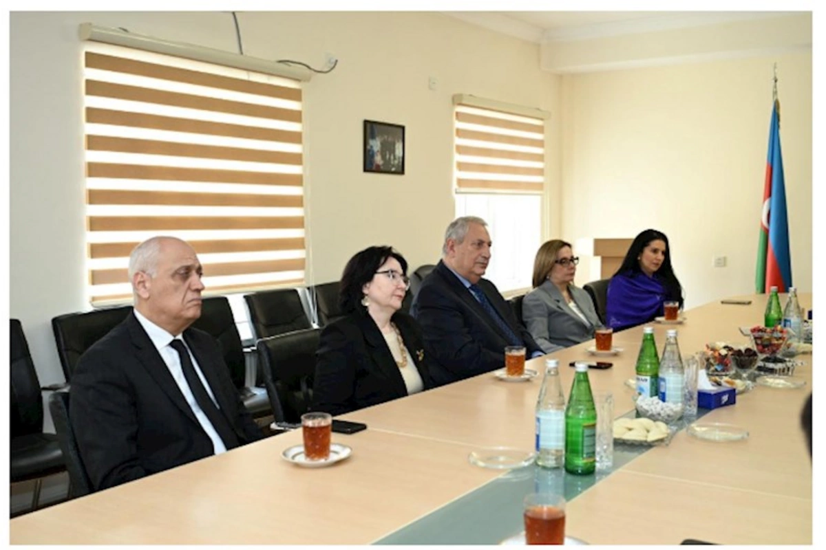 Müəllimlərin attestasiyasının keçirildiyi Bakı Xoreoqrafiya Akademiyasına infotur təşkil olunub — FOTOLAR