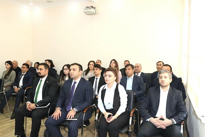 Anar Bağırov namizədlərlə vəkilliyə qəbulla bağlı test imtahanlarını müzakirə edib — FOTOLAR