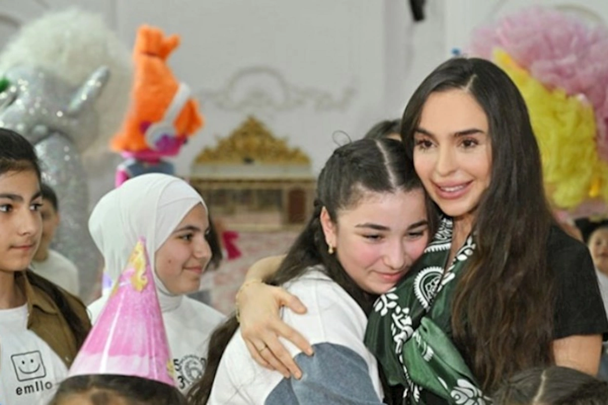 Leyla Əliyeva şəhid övladları ilə Novruz şənliyində — FOTOLAR
