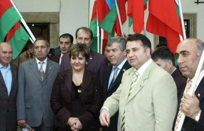 Sabir bəyi mən pis öyrətmişəm —Tənzilə Rüstəmxanlı Sabir bəyi mən pis öyrətmişəm —Tənzilə Rüstəmxanlı