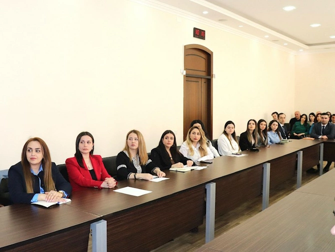 Anar Bağırov namizədlərlə vəkilliyə qəbulla bağlı test imtahanlarını müzakirə edib — FOTOLAR