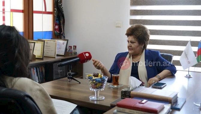 Sabir bəyi mən pis öyrətmişəm —Tənzilə Rüstəmxanlı Sabir bəyi mən pis öyrətmişəm —Tənzilə Rüstəmxanlı