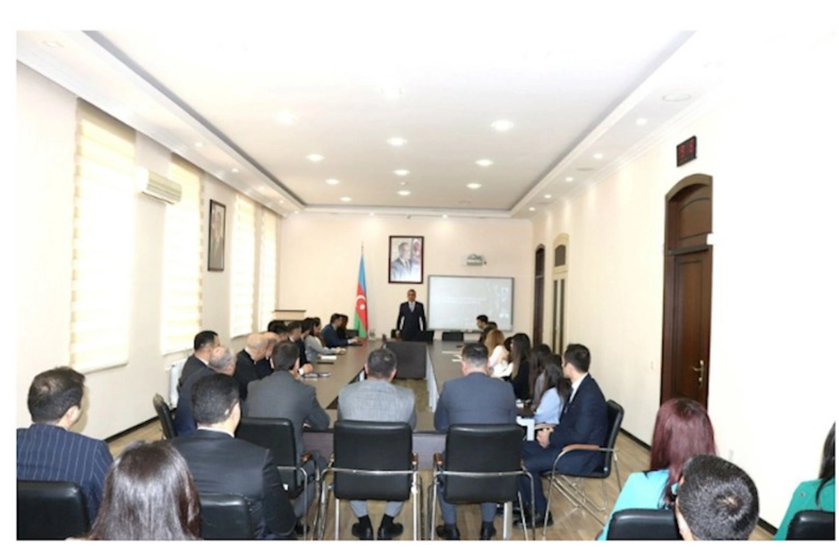 Anar Bağırov namizədlərlə vəkilliyə qəbulla bağlı test imtahanlarını müzakirə edib — FOTOLAR