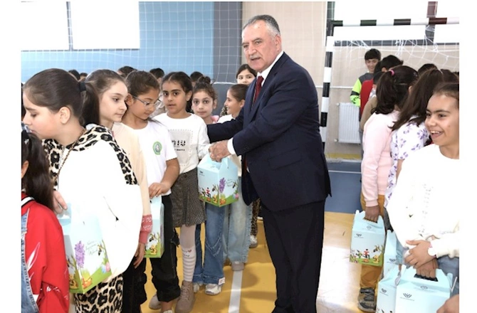 AHİK uşaqlar üçün Novruz şənlikləri təşkil edir — FOTOLAR AHİK uşaqlar üçün Novruz şənlikləri təşkil edir — FOTOLAR