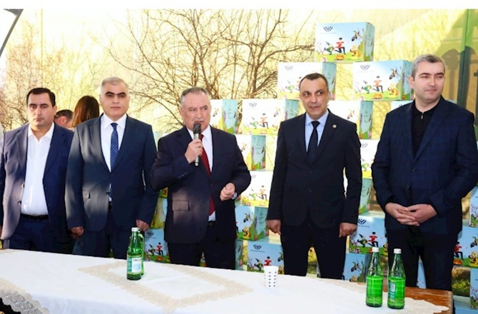 AHİK uşaqlar üçün Novruz şənlikləri təşkil edir — FOTOLAR AHİK uşaqlar üçün Novruz şənlikləri təşkil edir — FOTOLAR