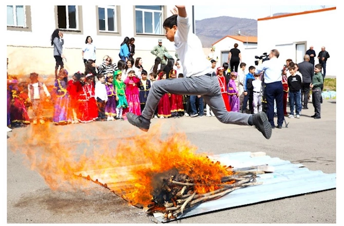 AHİK uşaqlar üçün Novruz şənlikləri təşkil edir — FOTOLAR AHİK uşaqlar üçün Novruz şənlikləri təşkil edir — FOTOLAR