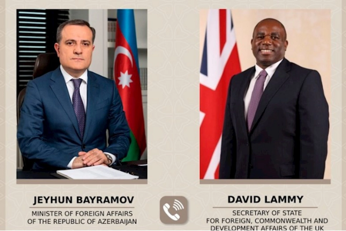 Ceyhun Bayramov britaniyalı həmkarı ilə danışdı