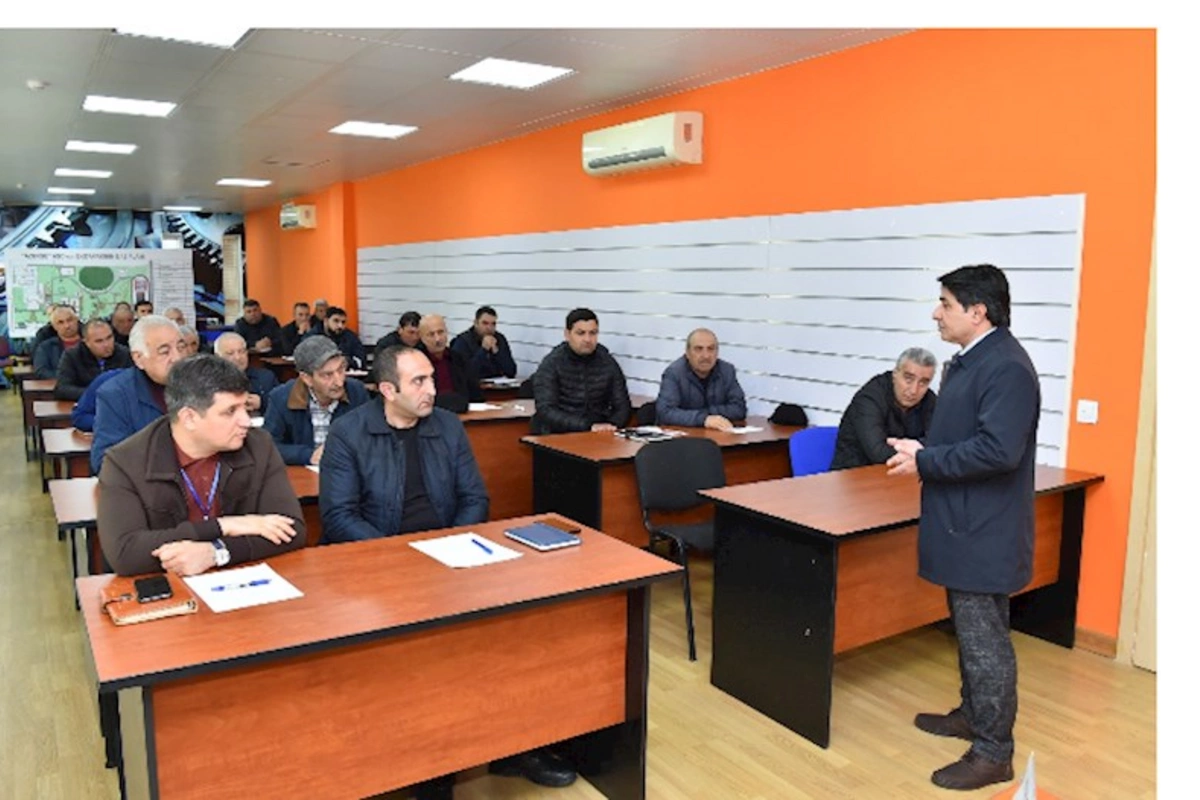 Su təchizatına qoşulma sahəsində çalışan əməkdaşlara təlimlər keçirilib — FOTOLAR