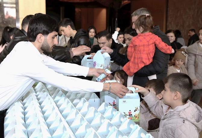 Azərbaycan Həmkarlar İttifaqları Konfederasiyası uşaqlar üçün Novruz şənlikləri keçirir — FOTOLAR