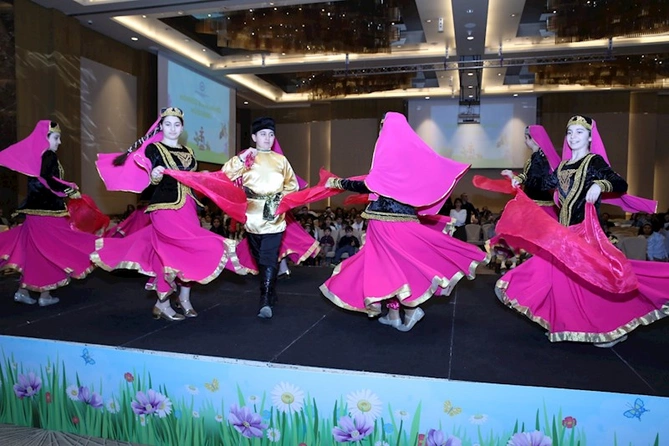 Azərbaycan Həmkarlar İttifaqları Konfederasiyası uşaqlar üçün Novruz şənlikləri keçirir — FOTOLAR