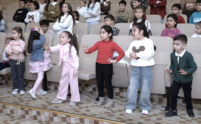Azərbaycan Həmkarlar İttifaqları Konfederasiyası uşaqlar üçün Novruz şənlikləri keçirir — FOTOLAR