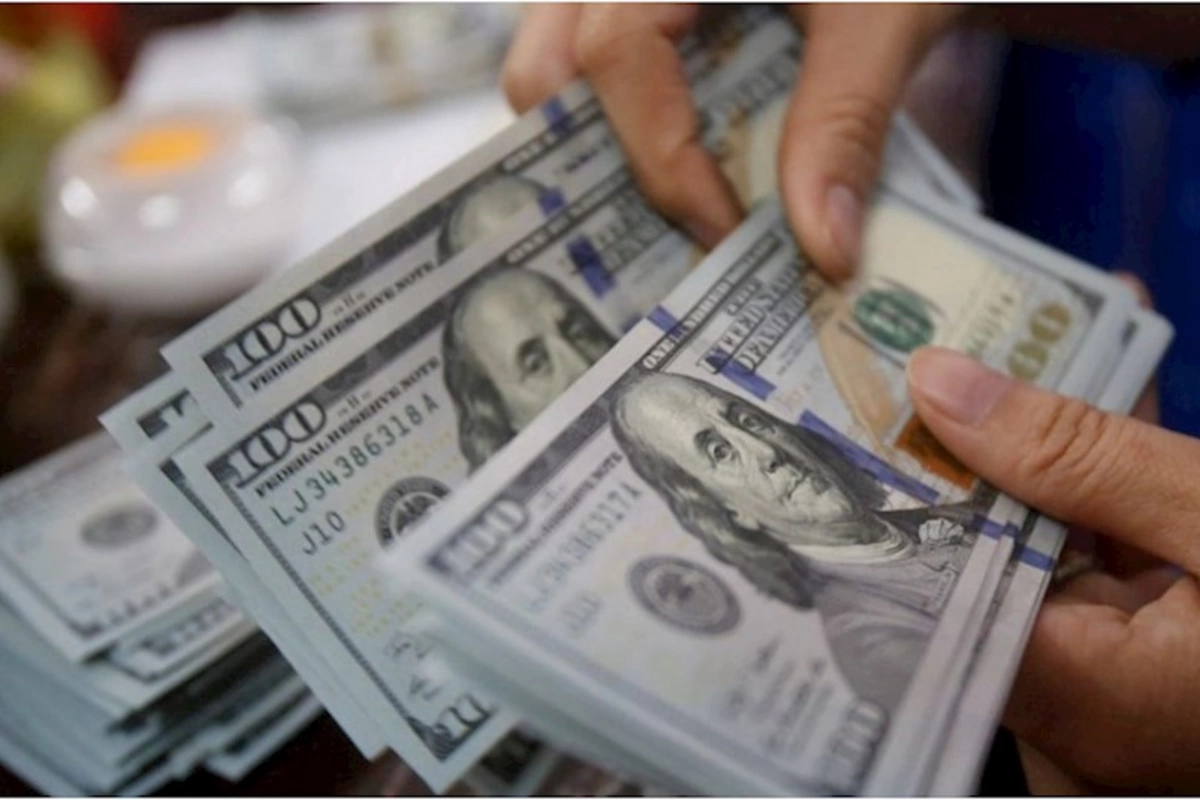Qonşu ölkədə dollar kəskin bahalaşdı — Azərbaycanı hansı təhlükə gözləyir?