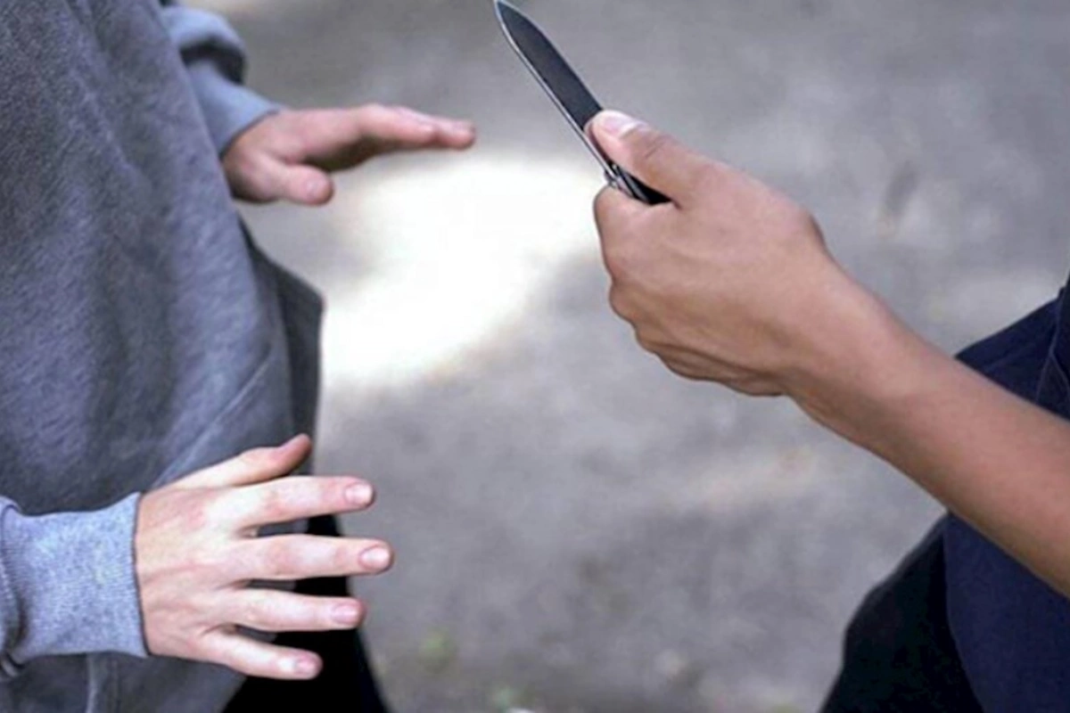 “TikTok”da başlayan mübahisə qanla bitdi — 17 yaşlı oğlan bıçaqlandı