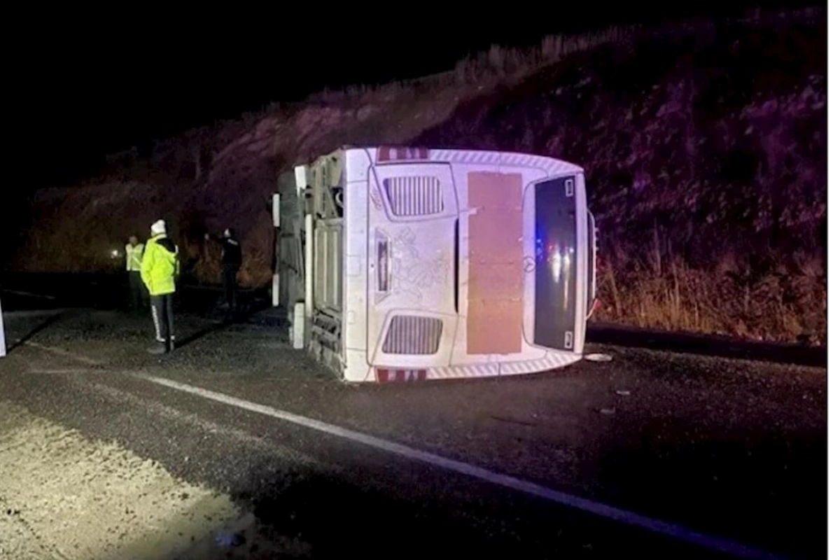 Türkiyədə avtobus aşdı — ölən və yaralananlar var