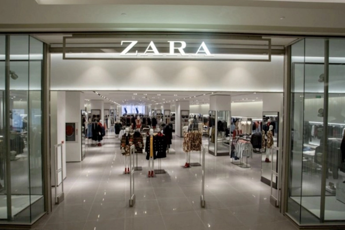 Zarada müştərinin əl çantası oğurlandı