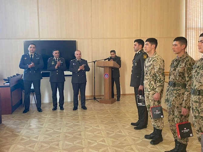 Hərbi Prokurorluq işçiləri Novruz bayramı və hüquqi maarifləndirmə ilə əlaqədar hərbi hissələrdə olublar — FOTOLAR Hərbi Prokurorluq işçiləri Novruz bayramı və hüquqi maarifləndirmə ilə əlaqədar hərbi hissələrdə olublar — FOTOLAR