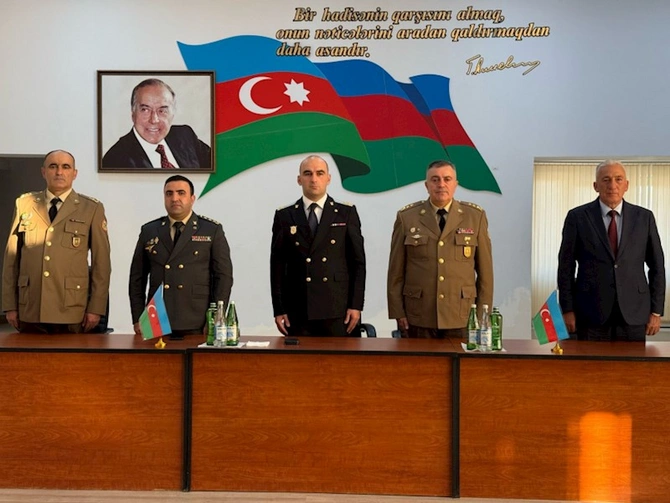 Hərbi Prokurorluq işçiləri Novruz bayramı və hüquqi maarifləndirmə ilə əlaqədar hərbi hissələrdə olublar — FOTOLAR Hərbi Prokurorluq işçiləri Novruz bayramı və hüquqi maarifləndirmə ilə əlaqədar hərbi hissələrdə olublar — FOTOLAR