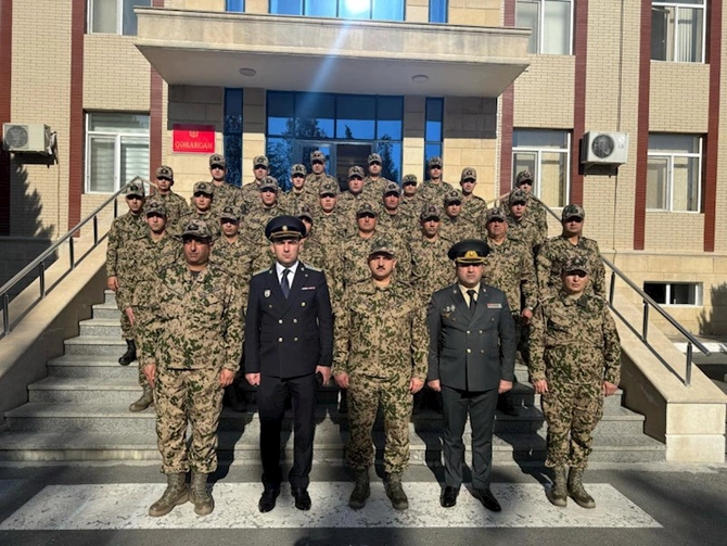Hərbi Prokurorluq işçiləri Novruz bayramı və hüquqi maarifləndirmə ilə əlaqədar hərbi hissələrdə olublar — FOTOLAR Hərbi Prokurorluq işçiləri Novruz bayramı və hüquqi maarifləndirmə ilə əlaqədar hərbi hissələrdə olublar — FOTOLAR