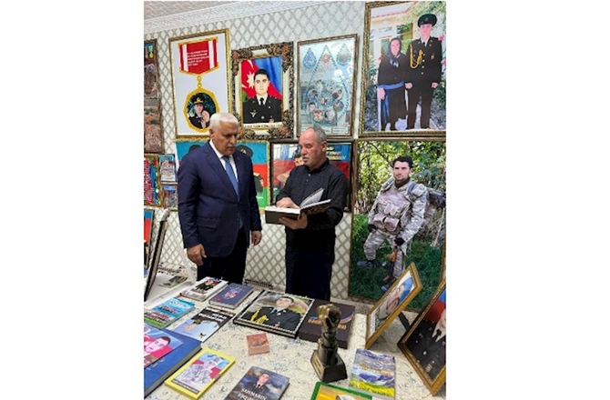 Vüqar Rəhimzadə Culfada seçiciləri ilə növbəti görüşünü keçirib — FOTOLAR Vüqar Rəhimzadə Culfada seçiciləri ilə növbəti görüşünü keçirib — FOTOLAR