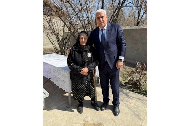 Vüqar Rəhimzadə Culfada seçiciləri ilə növbəti görüşünü keçirib — FOTOLAR Vüqar Rəhimzadə Culfada seçiciləri ilə növbəti görüşünü keçirib — FOTOLAR