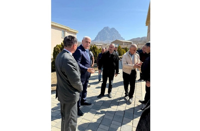 Vüqar Rəhimzadə Culfada seçiciləri ilə növbəti görüşünü keçirib — FOTOLAR Vüqar Rəhimzadə Culfada seçiciləri ilə növbəti görüşünü keçirib — FOTOLAR